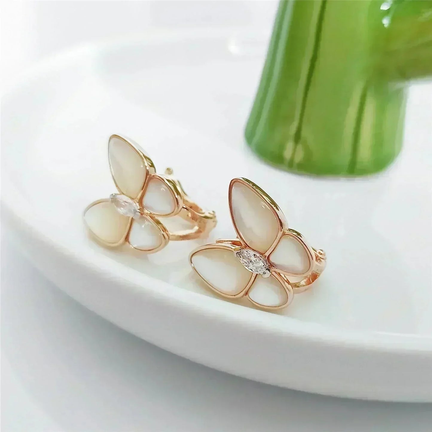 [Dawnora Jewelry]BUTTERFLY MOP DIAMOND EARRINGS