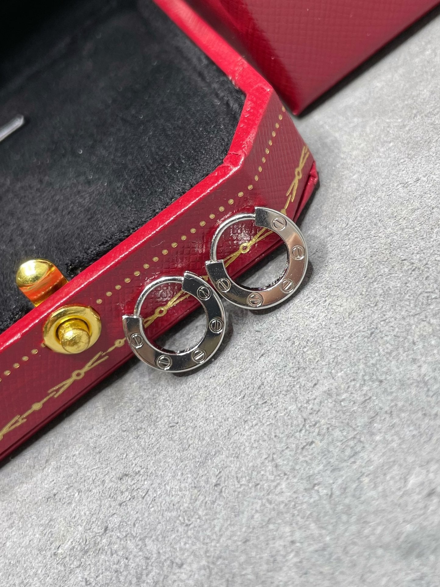 [Dawnora Jewelry]LOVE MINI EARRINGS