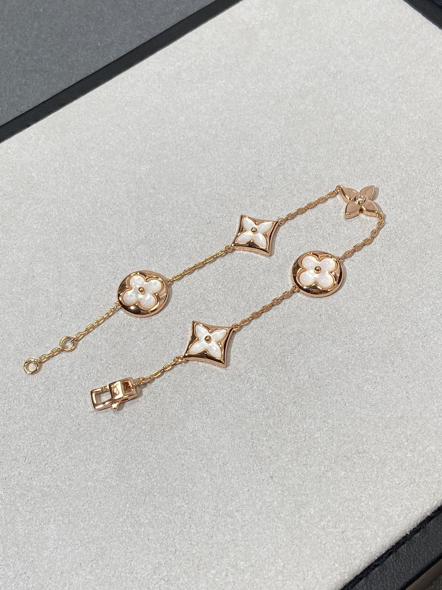 [Dawnora Jewelry]STAR AND SUN 5 MOTIF MOP PINK GOLD BRACELET