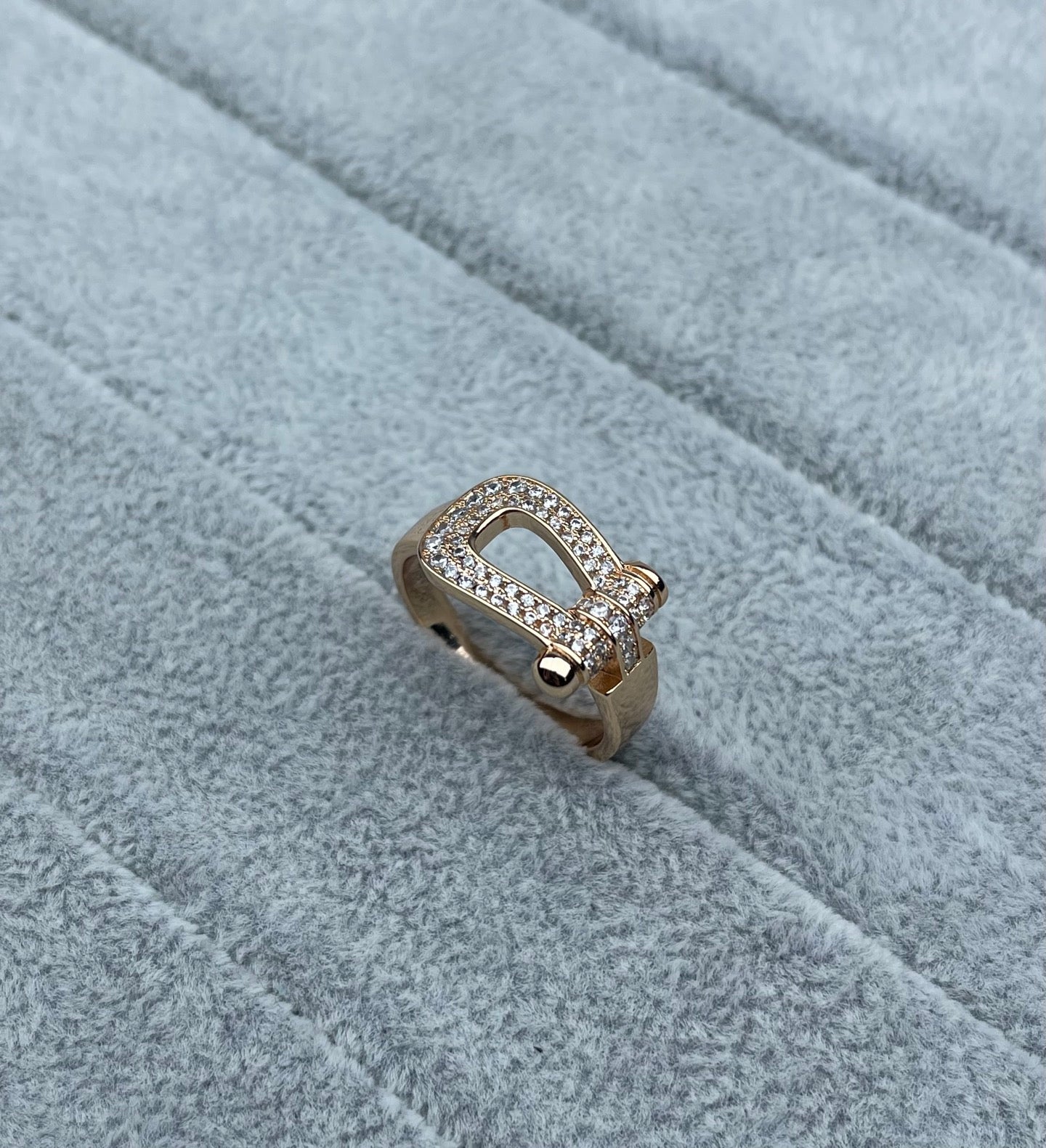 [Dawnora Jewelry]Wide Hoof-Shaped Diamond-Studded Ring